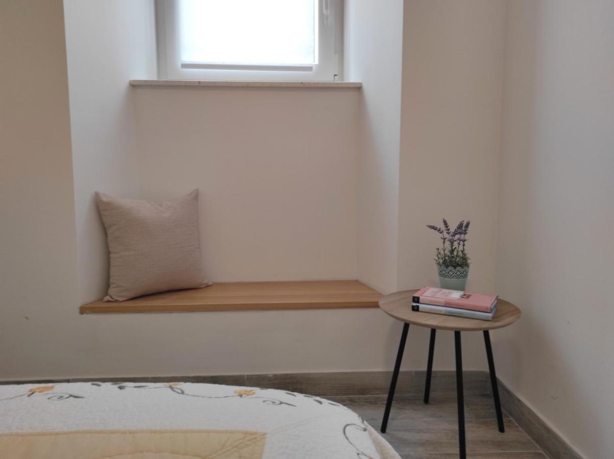 Apartments Bepi コミジャ エクステリア 写真