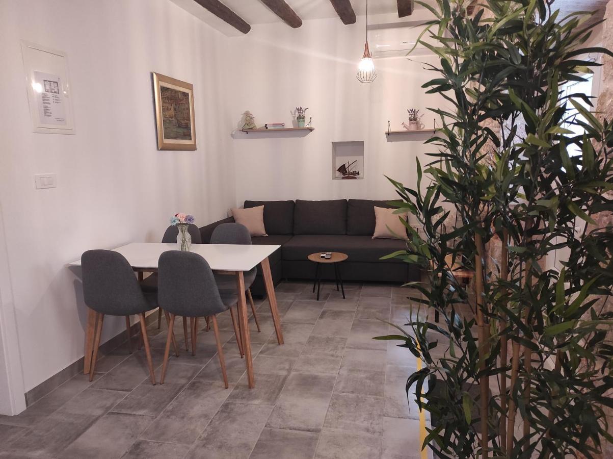 Apartments Bepi コミジャ エクステリア 写真