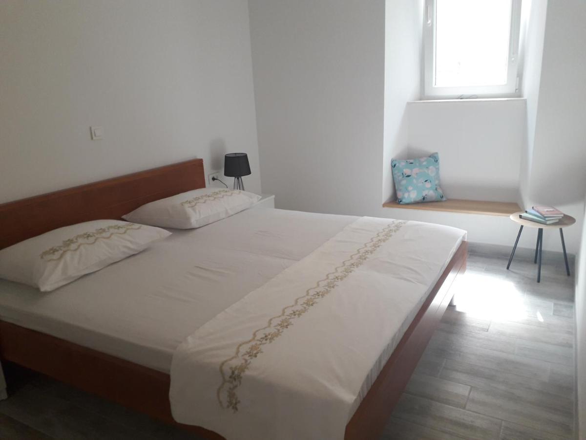Apartments Bepi コミジャ エクステリア 写真